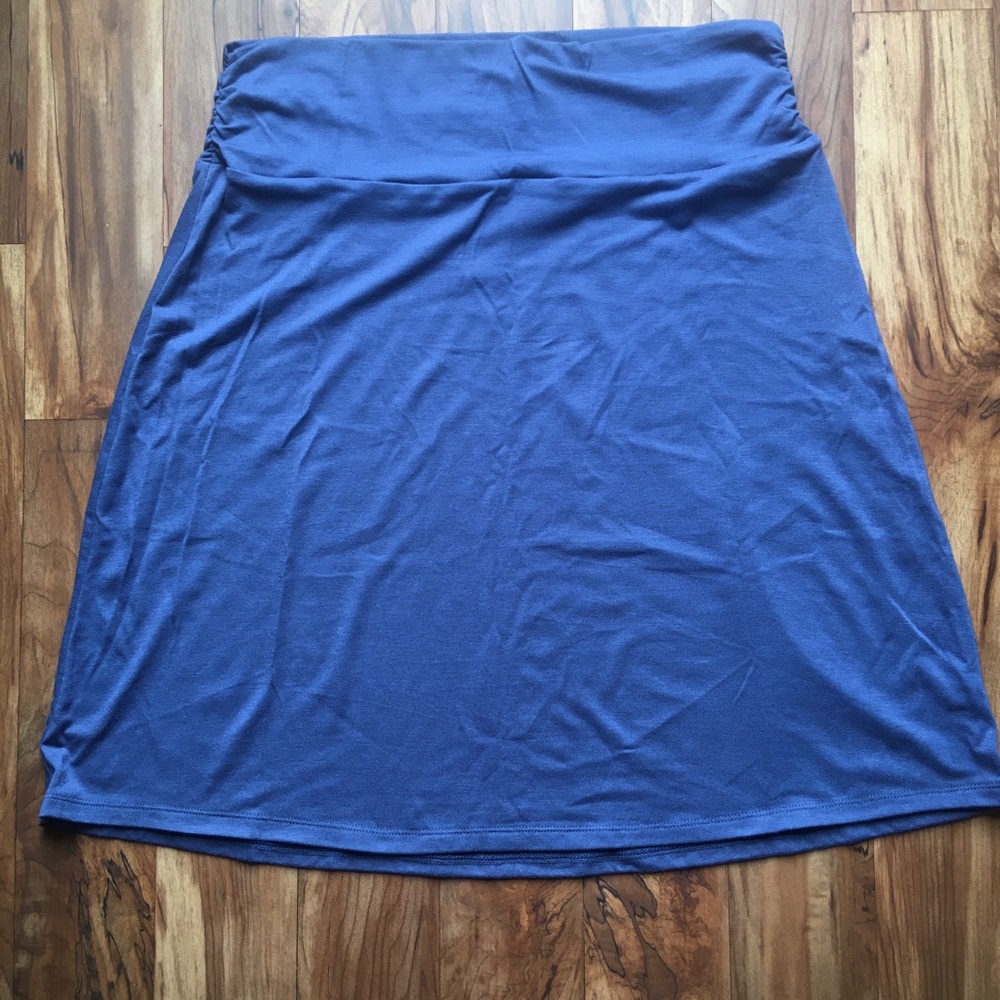 Casual Mid Length Skirt!